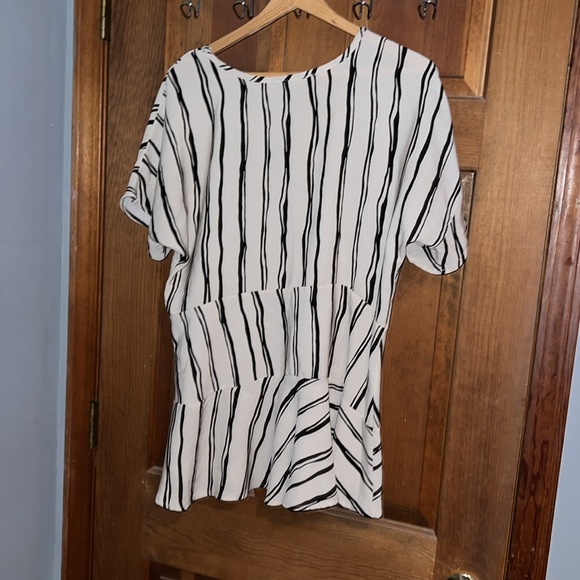 FASHION TOP - Picture 2 of 2